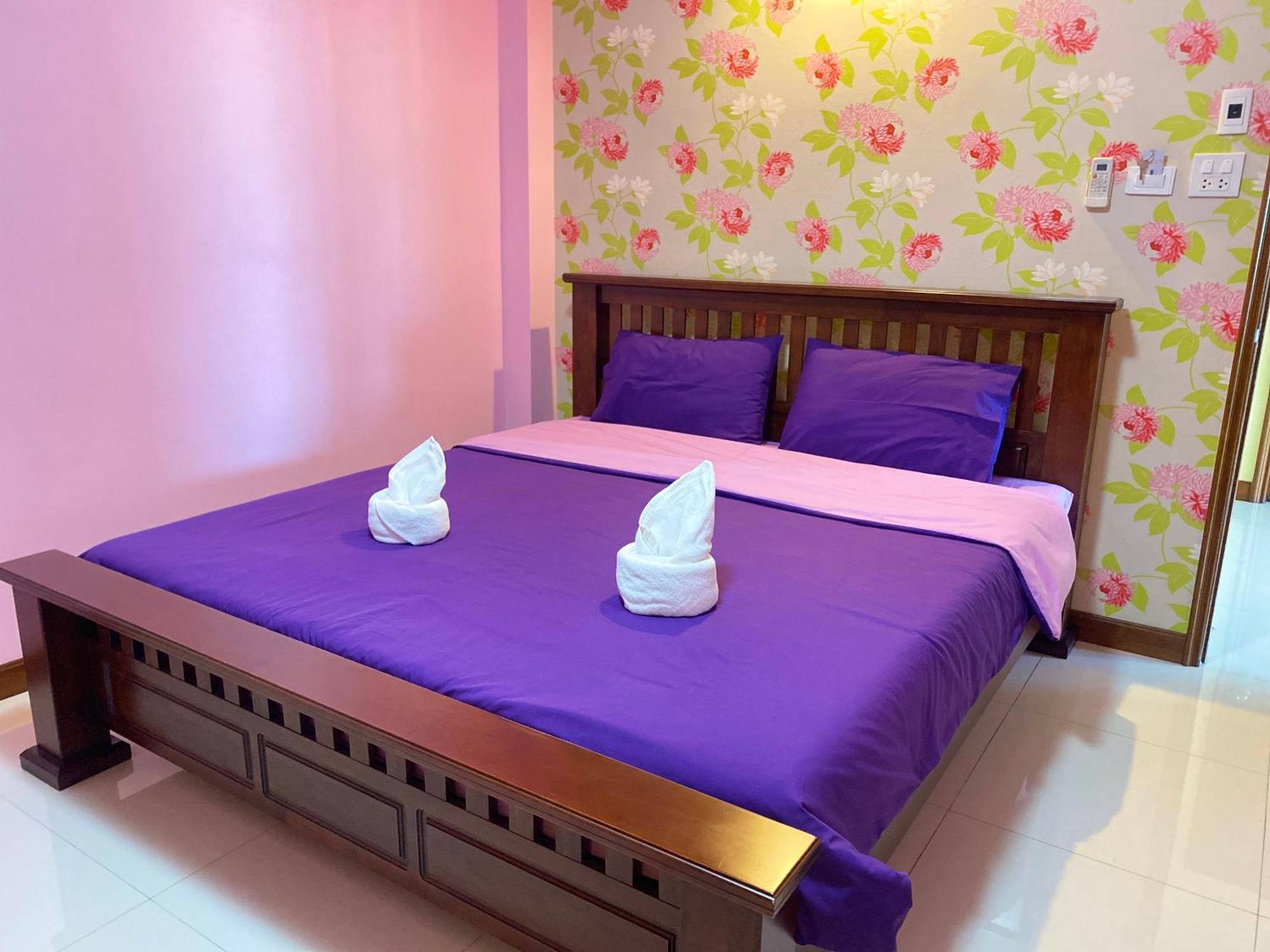 Hotel Rak Ban Kerd House à Ko Sichang Extérieur photo
