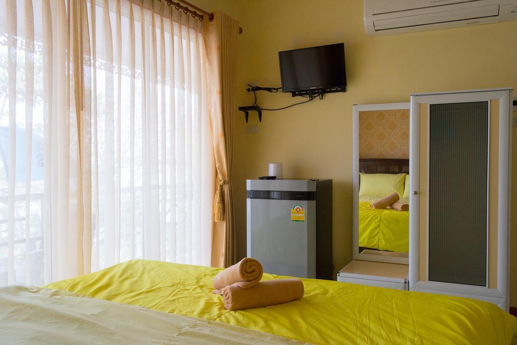 Hotel Rak Ban Kerd House à Ko Sichang Chambre photo