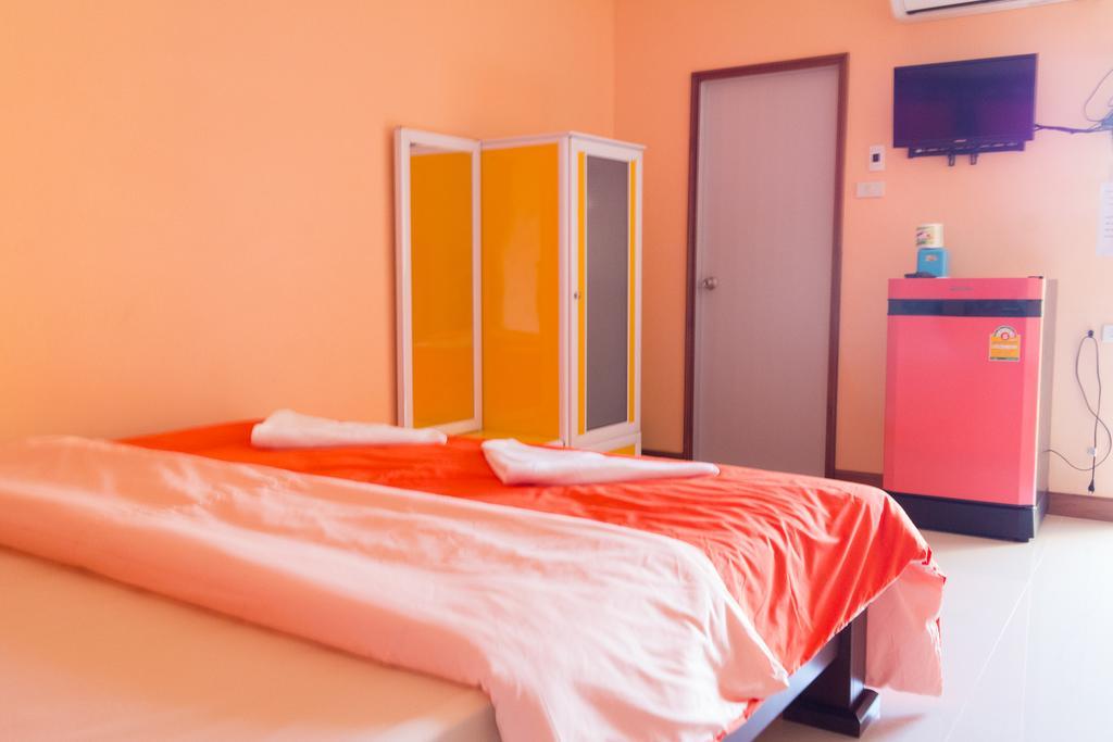 Hotel Rak Ban Kerd House à Ko Sichang Chambre photo