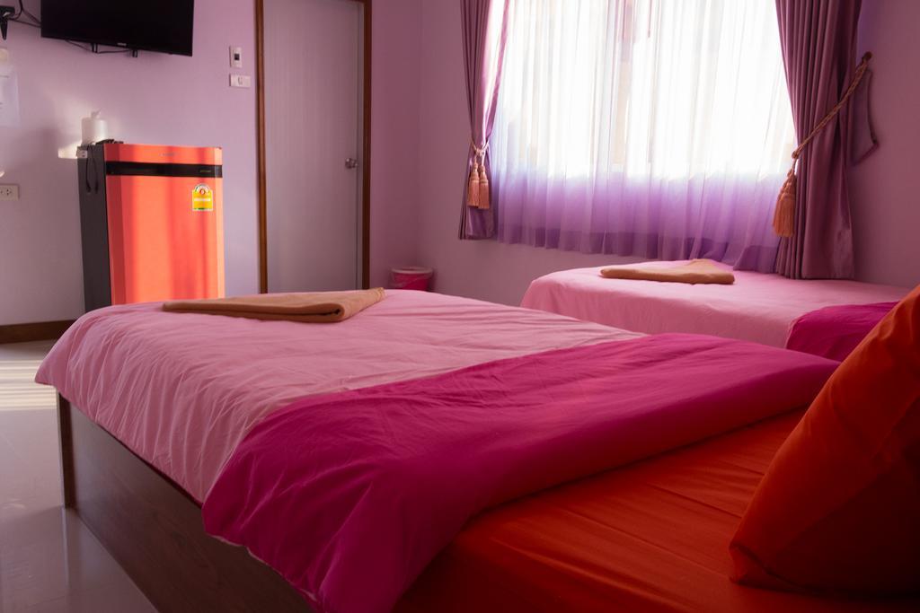 Hotel Rak Ban Kerd House à Ko Sichang Chambre photo
